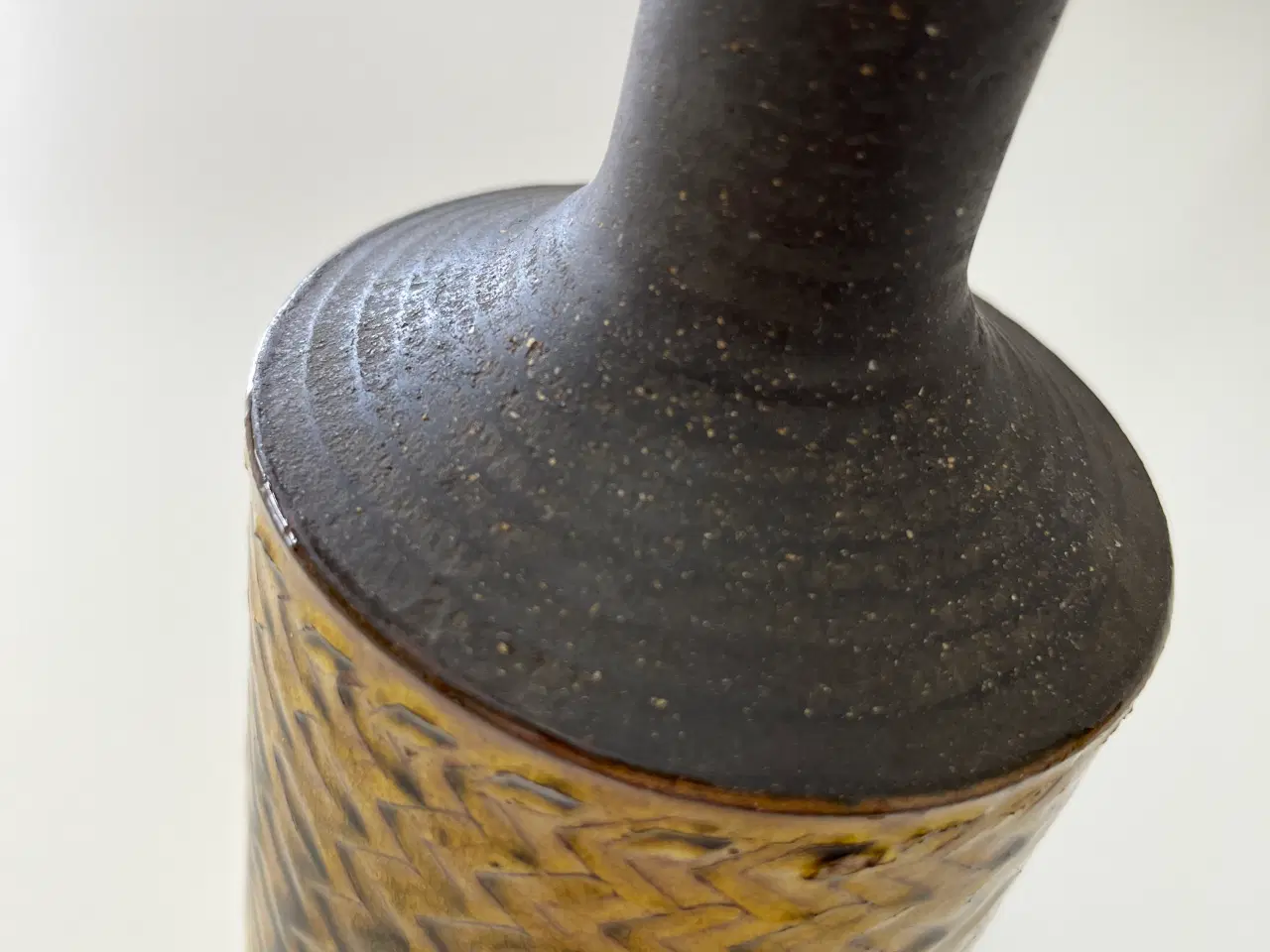 Billede 2 - Herman A. Kähler vase med gul/urangul glasur, Sten