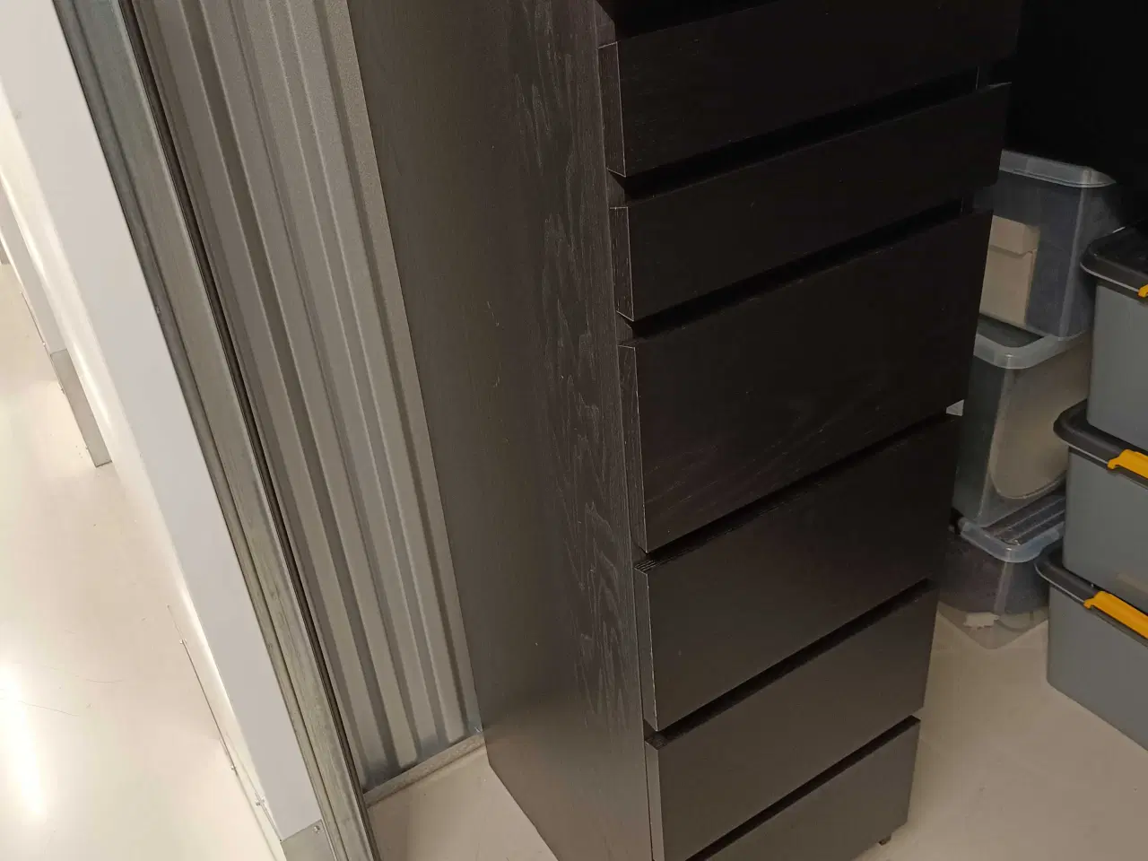 Billede 1 - Flot malm kommode med spejl i toppen 