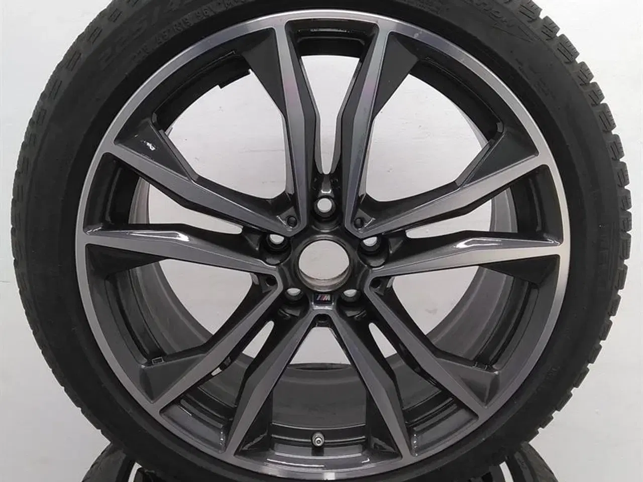 Billede 2 - 19" Org. BMW Alufælge med vinterdæk "LA wheel double 715 M black" A61477 BMW F45 SAT F46 MPV X1 (F48) X2 (F39) F45 SAT LCI F46 MPV LCI X1 (F48LCI)