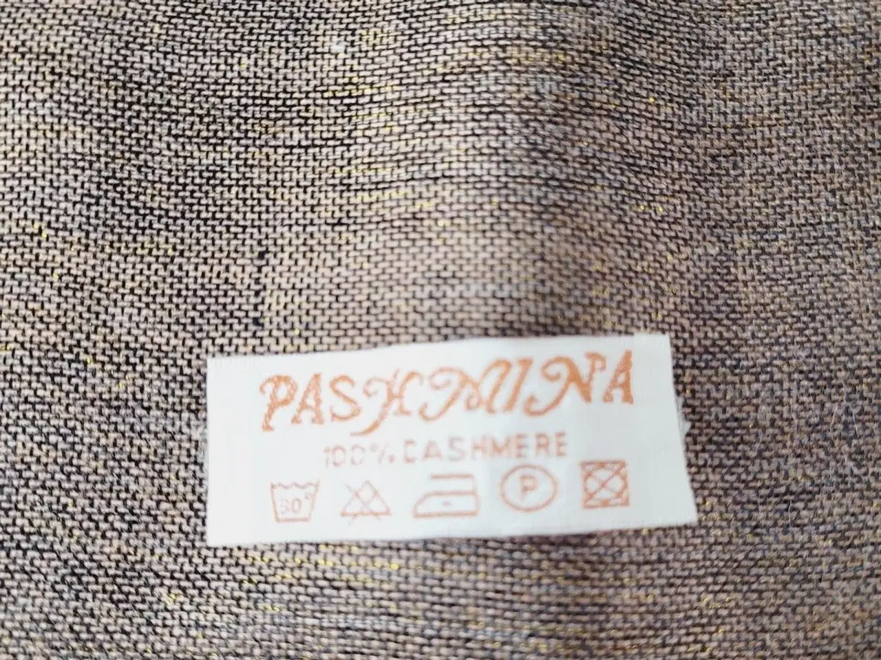 Billede 2 - ⭐️- Elegant og Blødt Pashmina Tørklæde - UBRUGT