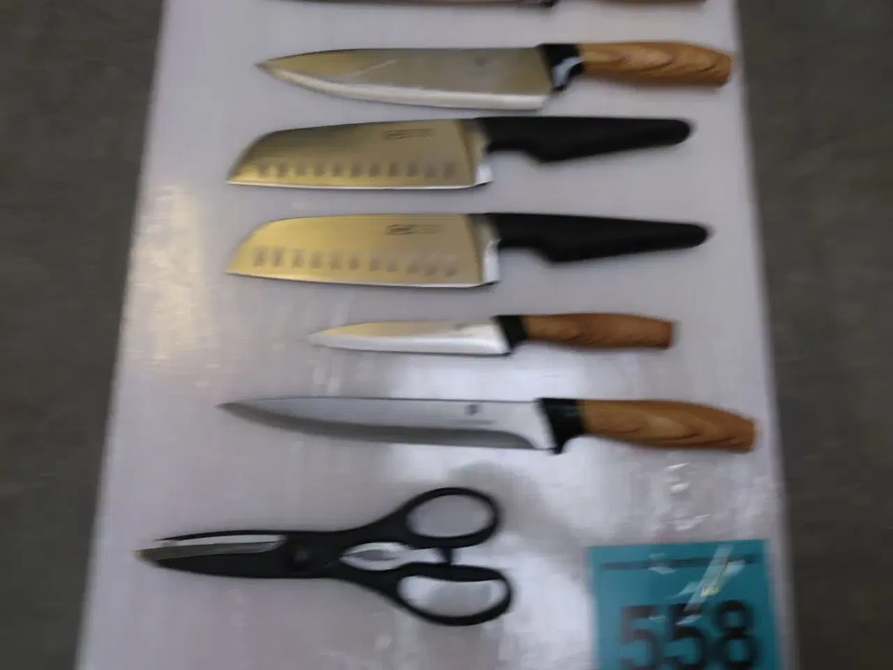 Billede 5 - Skærebræt & knivholder med knive
