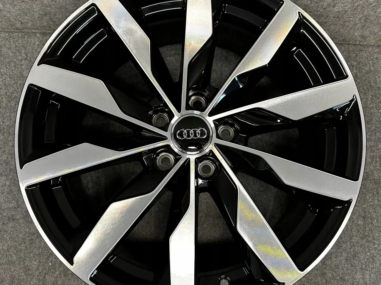 Billede 2 - AUDI A4 8W 8W0 B9 B8 B7 S-LINE 18 8J x 18" ET40