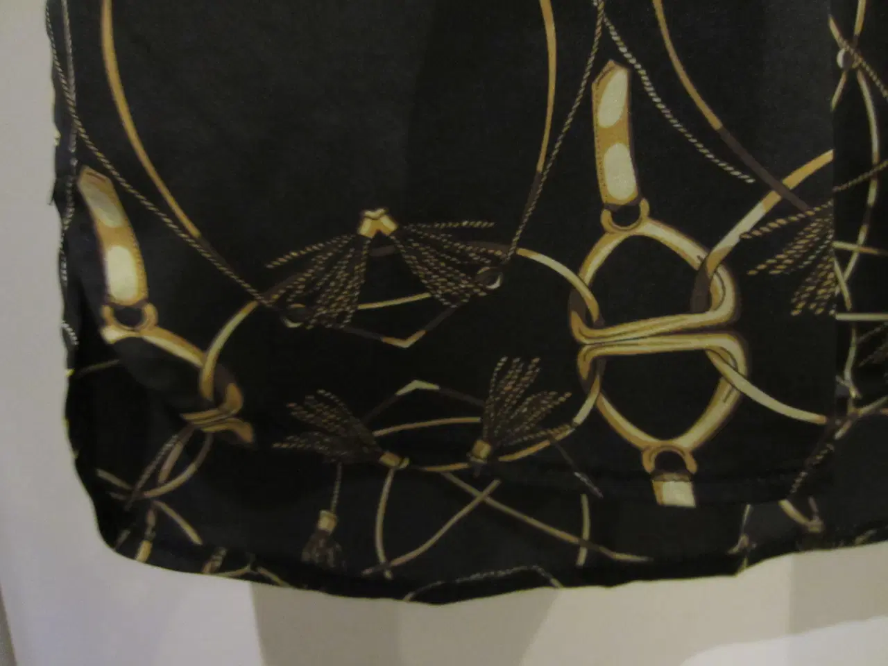 Billede 3 - Fin Bluse i str. M fra 2-Biz