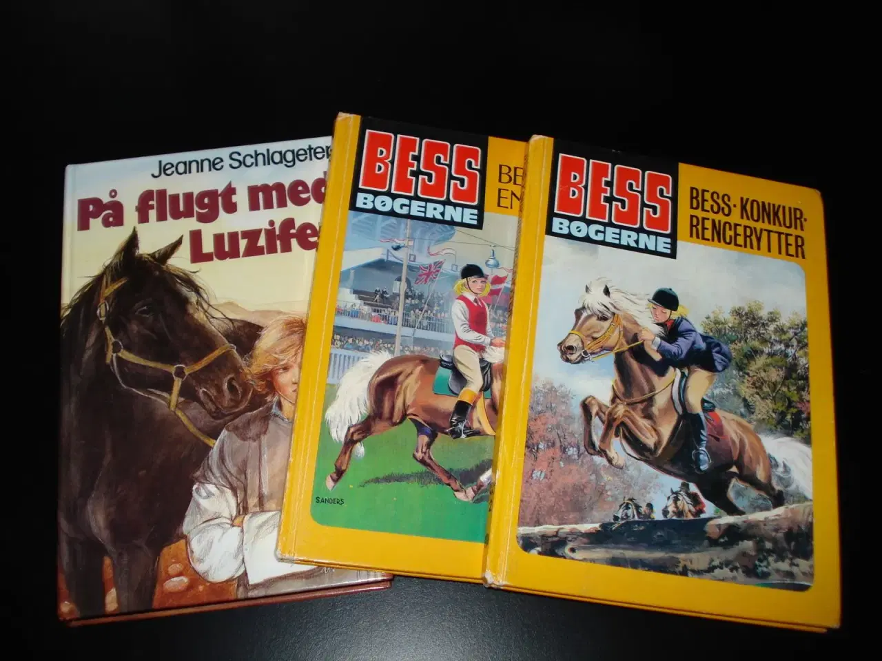 Billede 1 - Bøger om heste og ridning