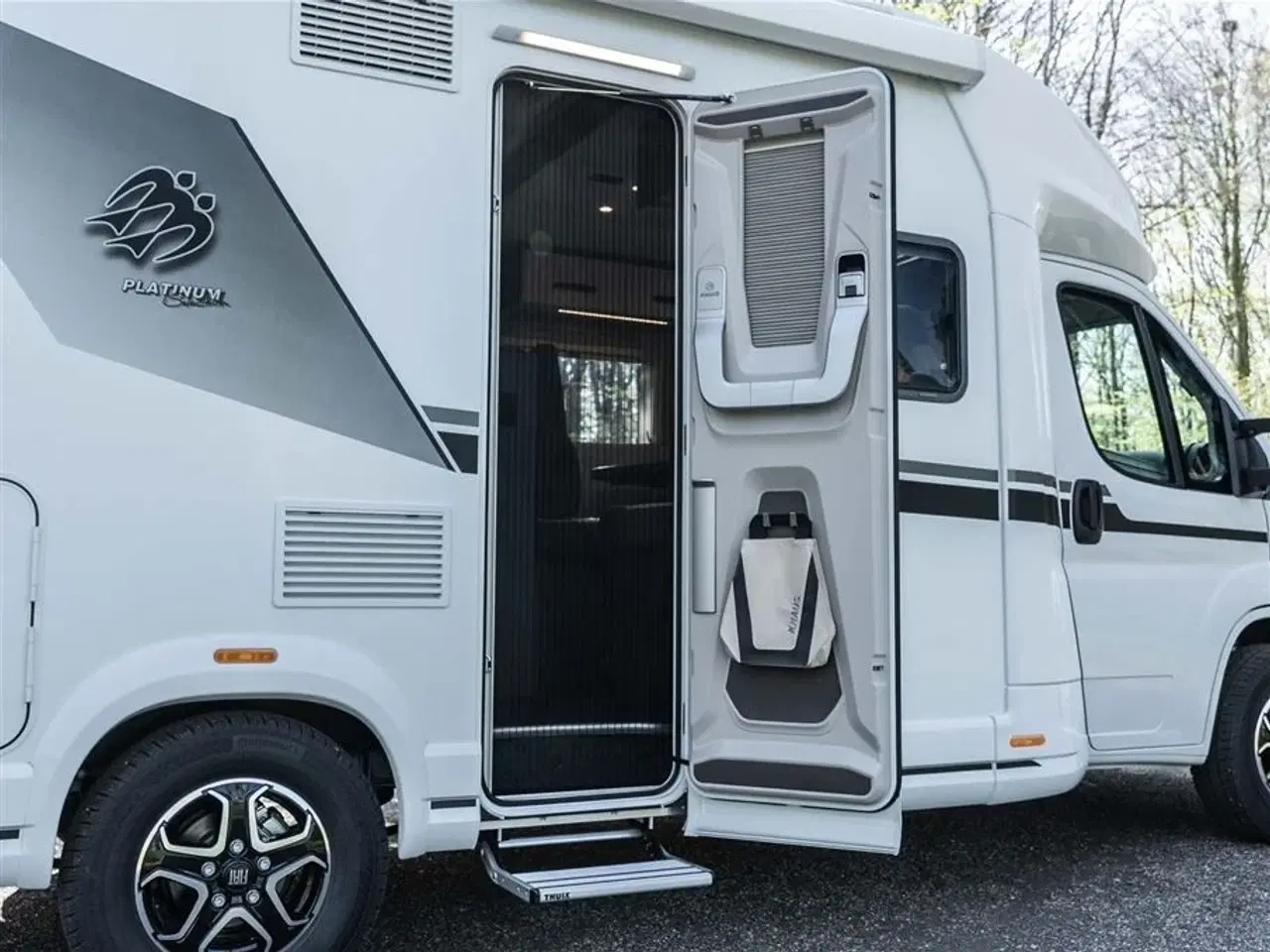 Billede 37 - 2025 - Knaus L!VE TI Wave 650 MF Platinium Selection   Komplet bil med lithium batteri, solceller mm.