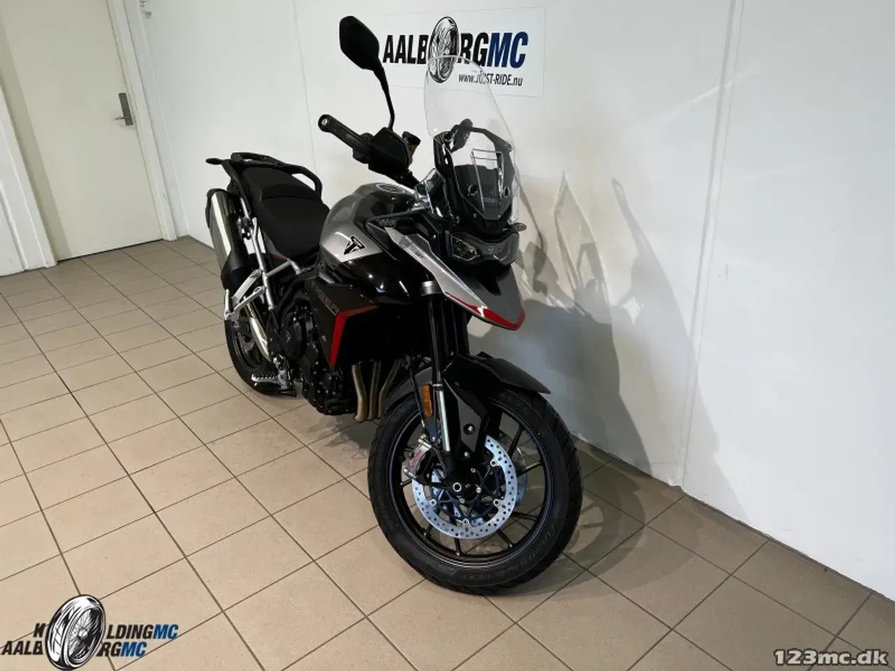 Billede 3 - Triumph Tiger 900 GT GRAPHITE / SAPPHIRE BLACK
