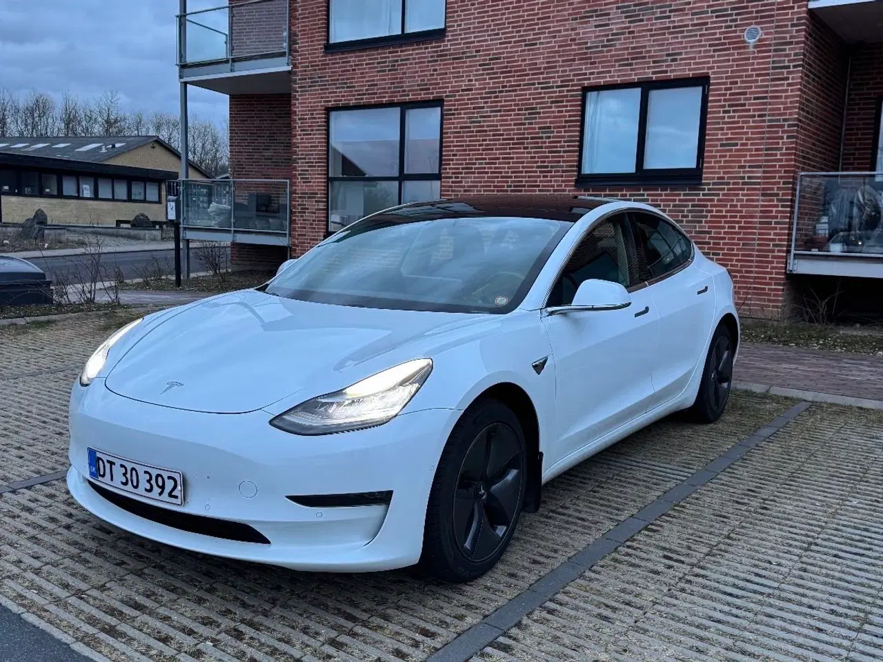 Billede 2 - Tesla Model 3 - nysynet