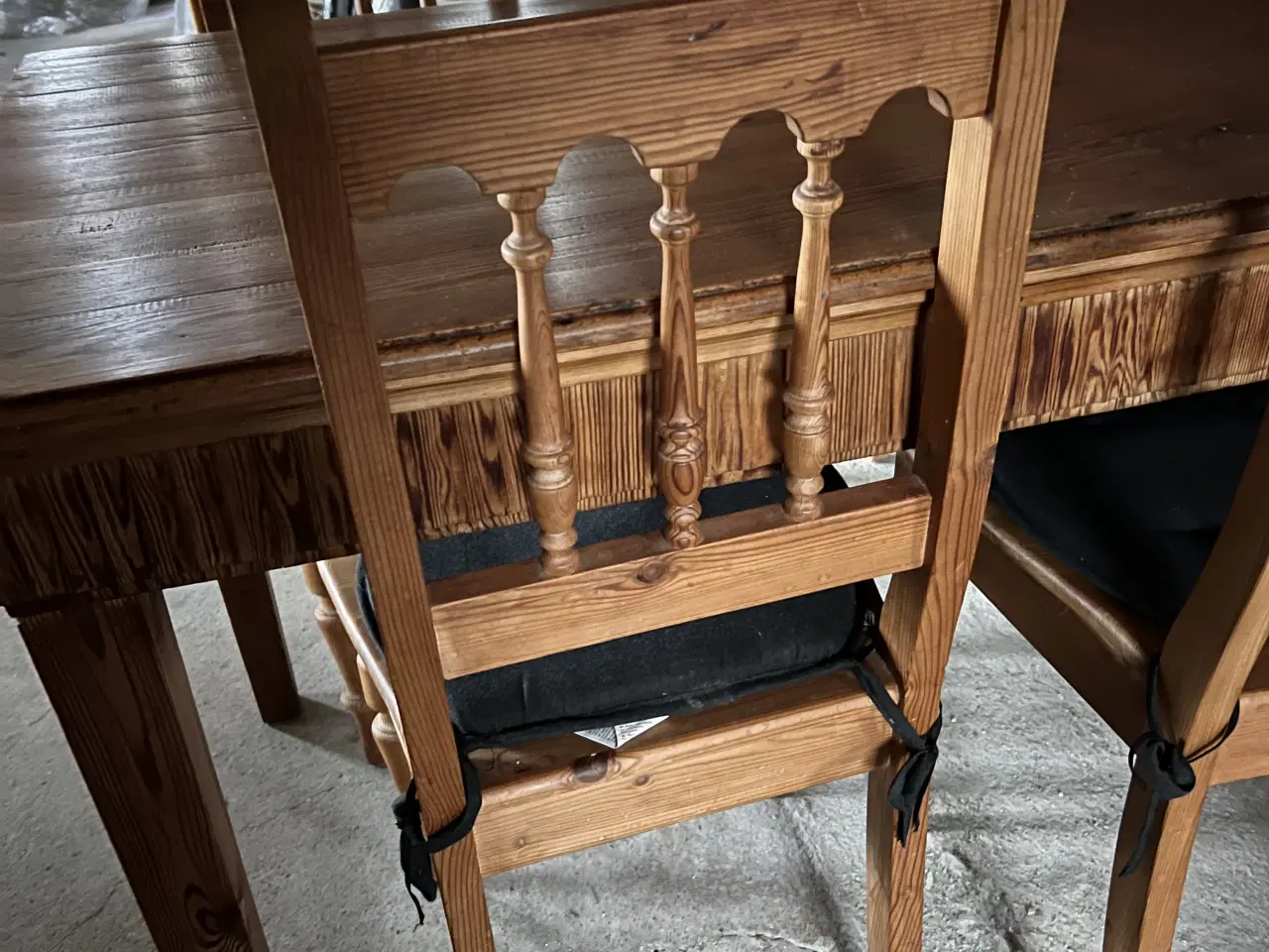 Billede 3 - Antik bygget spisebord med tilhørende 8 stole