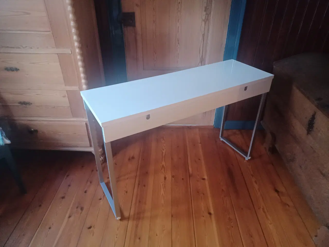 Billede 3 - Skrivebord fra JYSK+stol fra IKEA