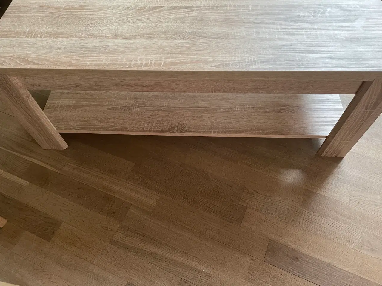 Billede 2 - Sofabord i lyst eg look laminat