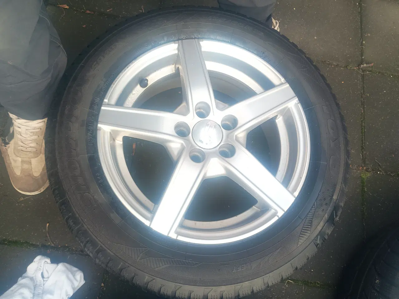 Billede 1 - 15" Alufælge M. Næsten nye vinterdæk