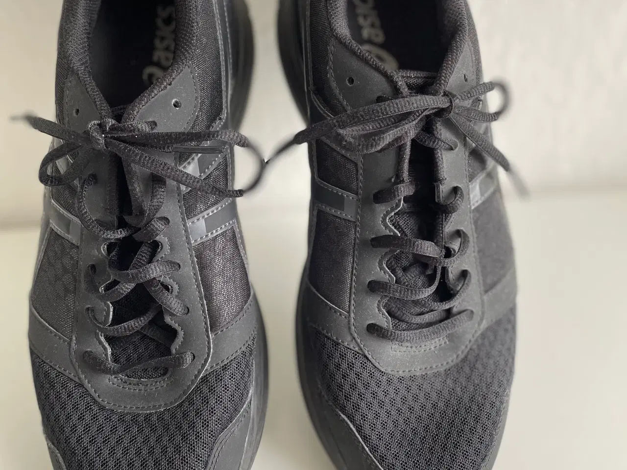Billede 1 - Asics træning sko til mænd