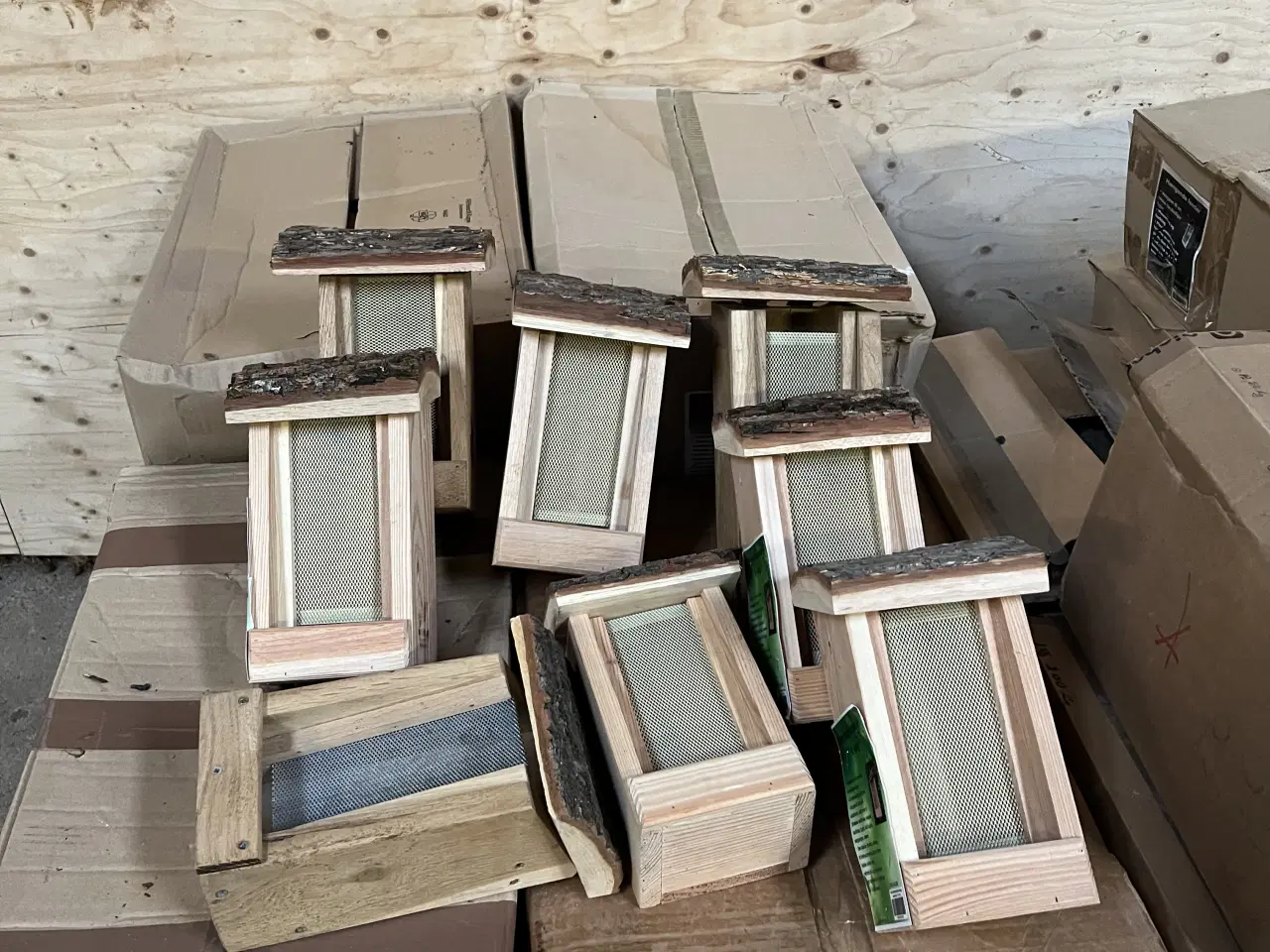 Billede 18 - Hej, jeg har nogle naturvarer, fugle, egern, pinds