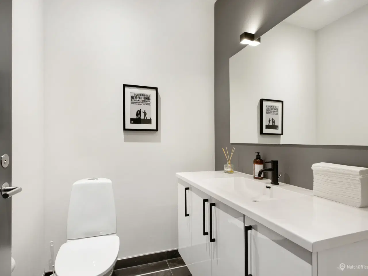 Billede 17 - Meget indbydende lager og kontor tæt på lufthavnen