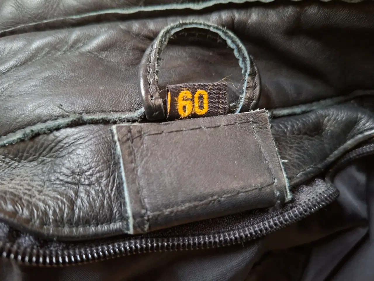 Billede 4 - Kraftig MC jakke - str. 60