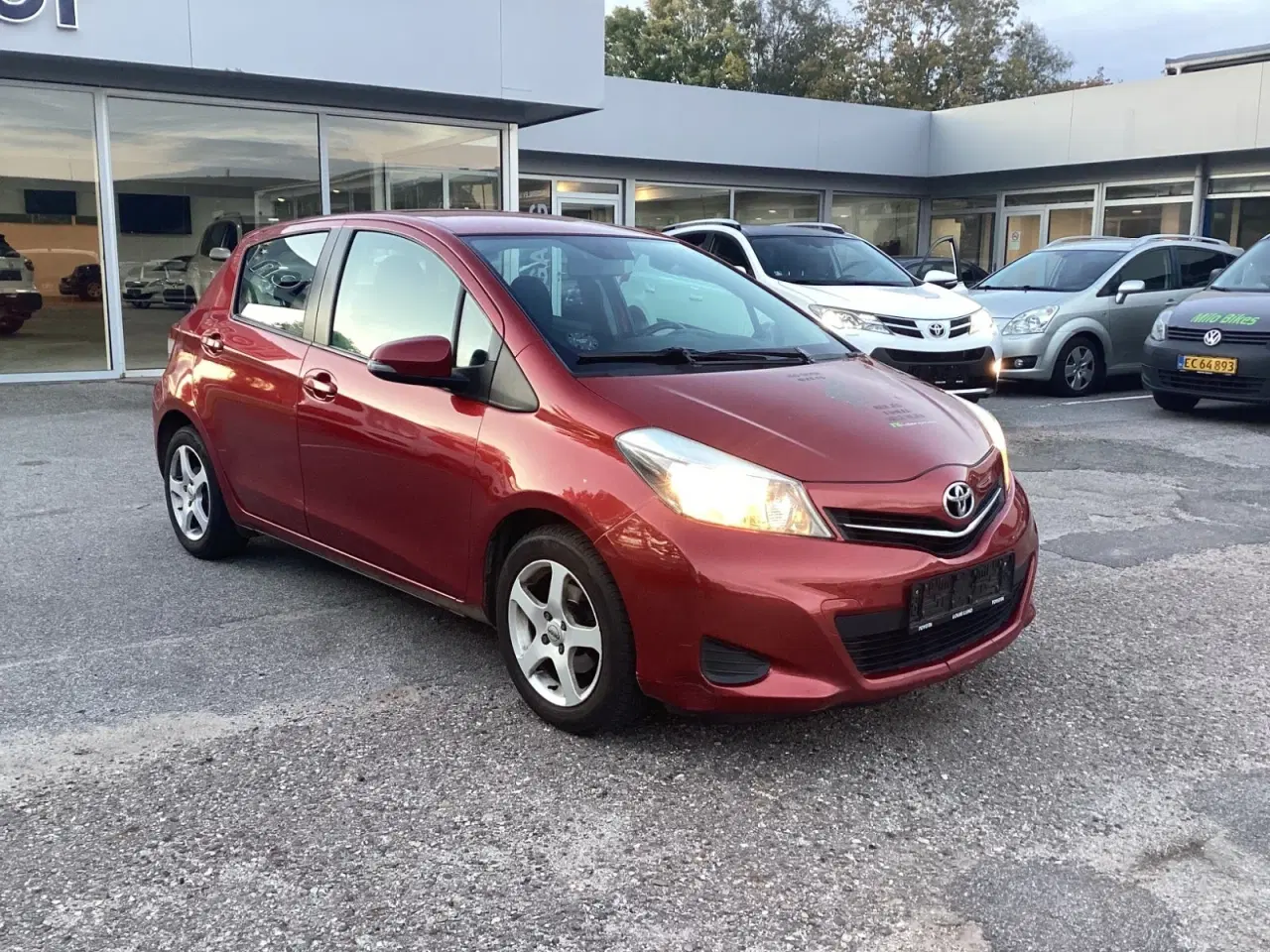 Billede 2 - Toyota Yaris 1,3 VVT-i T2 Comfort