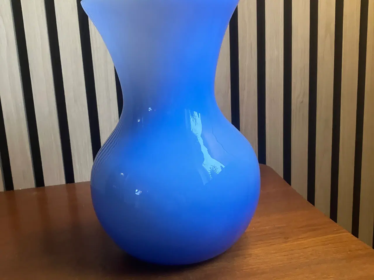 Billede 2 - Flot dueblå vase