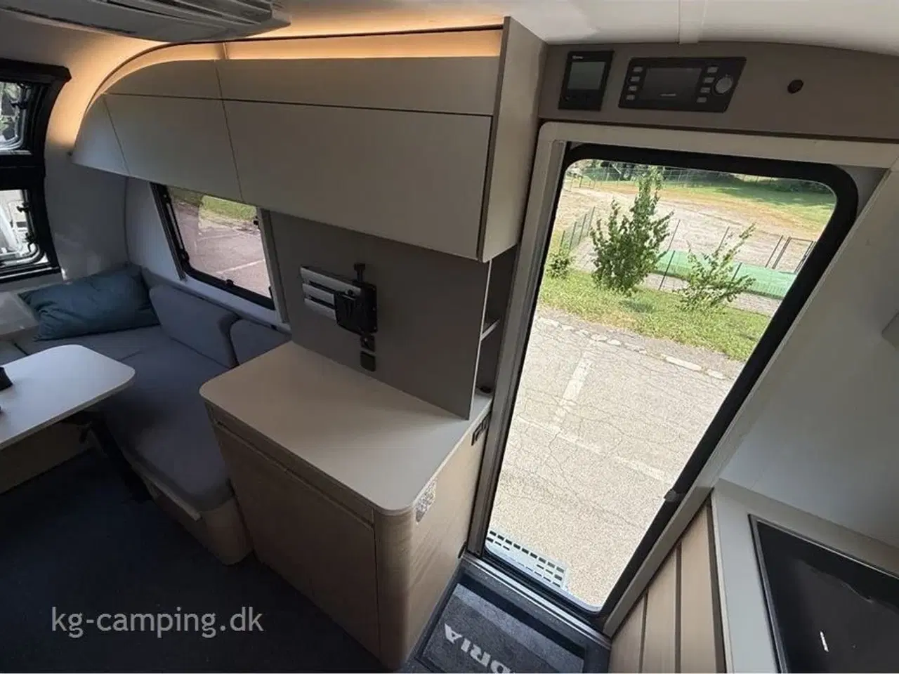 Billede 6 - 2026 - Adria Action 391 LH Classic 2026 Nyhed - Action 391 LH Classic med TRUMA Combi 4 E varme samt musiksystem