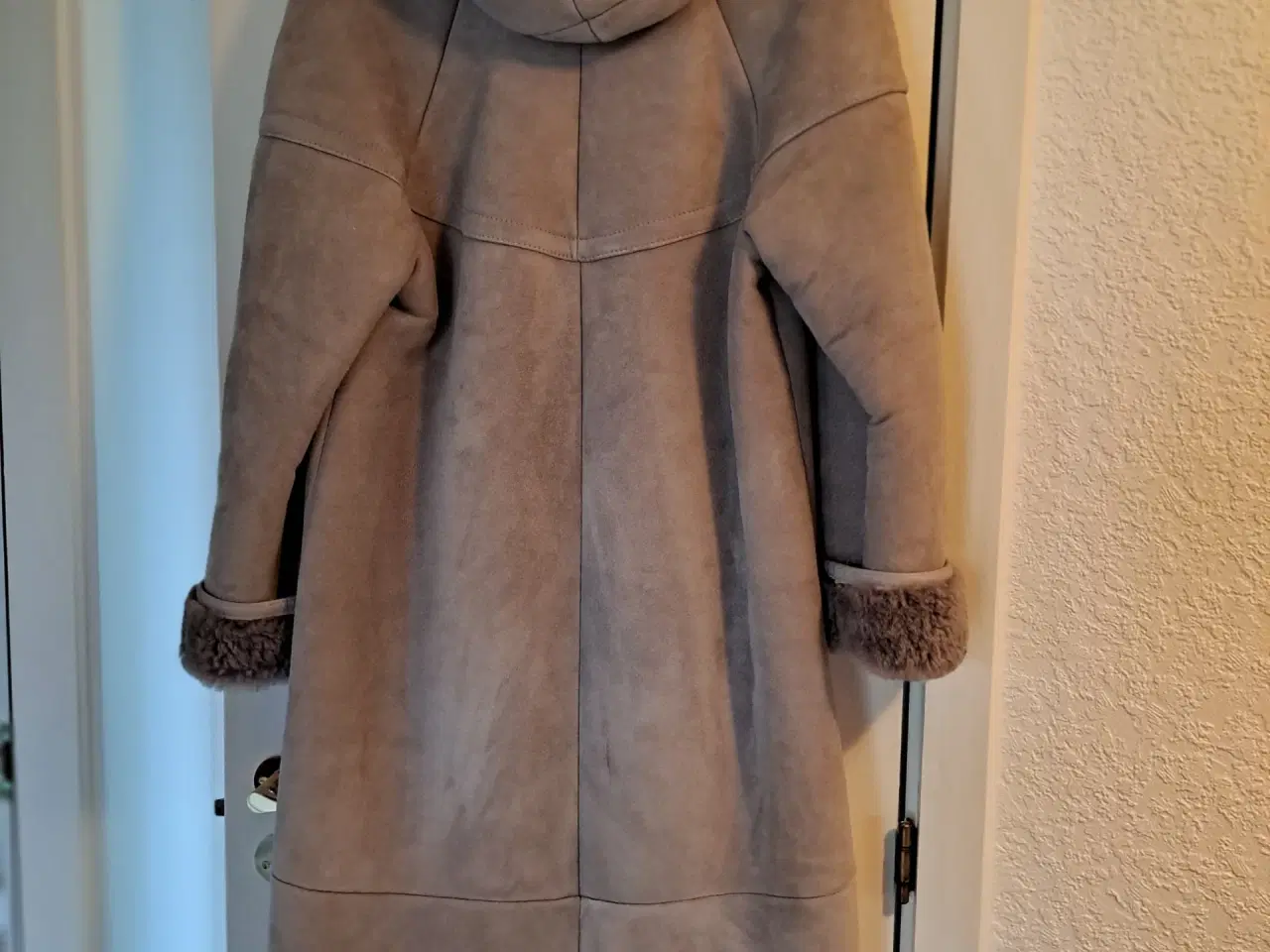 Billede 2 - Rulamsfrakke ... Pæn, velholdt og 100% ægte rulam