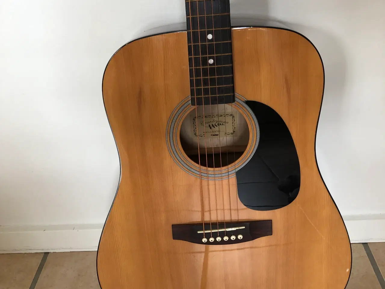 Billede 4 - Velholdt akustisk guitar