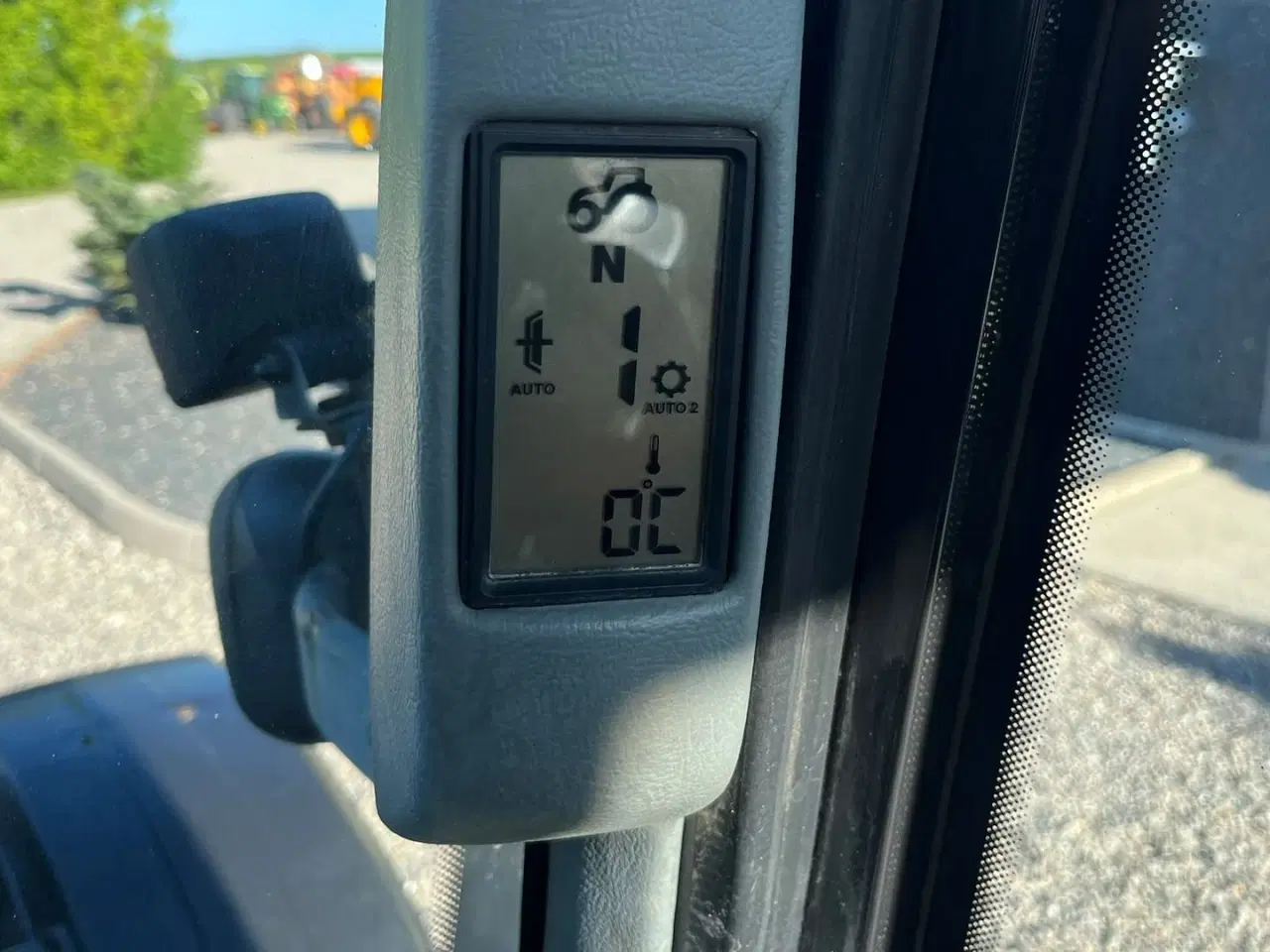 Billede 11 - Valtra T130 med 3.5ton frontlift