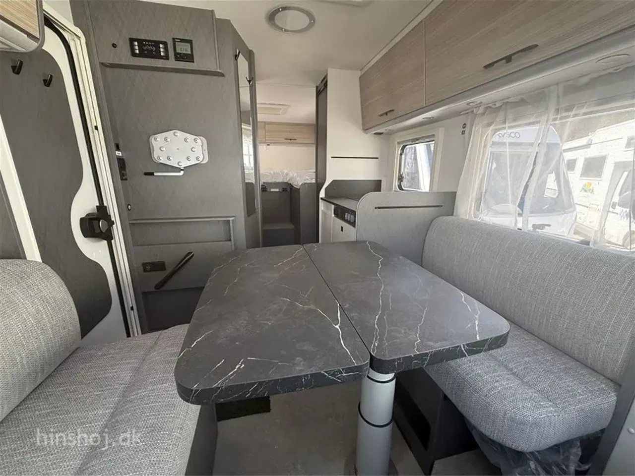 Billede 17 - 2026 - Etrusco V 6.8 SCF Scandic Edition Aut.   2026 Etrusco V 6.8 SCF Scandic Edition med Automatgear fra Hinshøj Caravan.