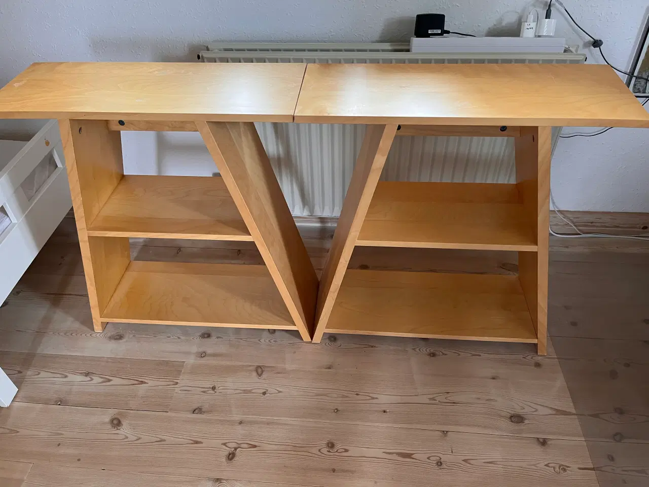 Billede 1 - Reol- bukke stel til skrivebord