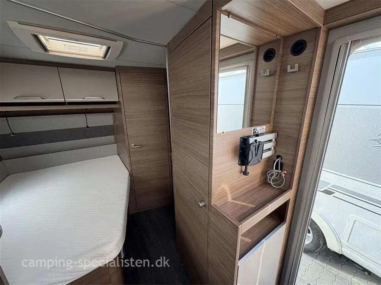 Billede 7 - 2022 - Knaus Sport 450 FU SPORT E POWER SELECTION   Knaus Sport 450 FU E-power 2022 - inkl. Ventura 300 fortelt - kan nu ses hos Camping-Specialisten.dk