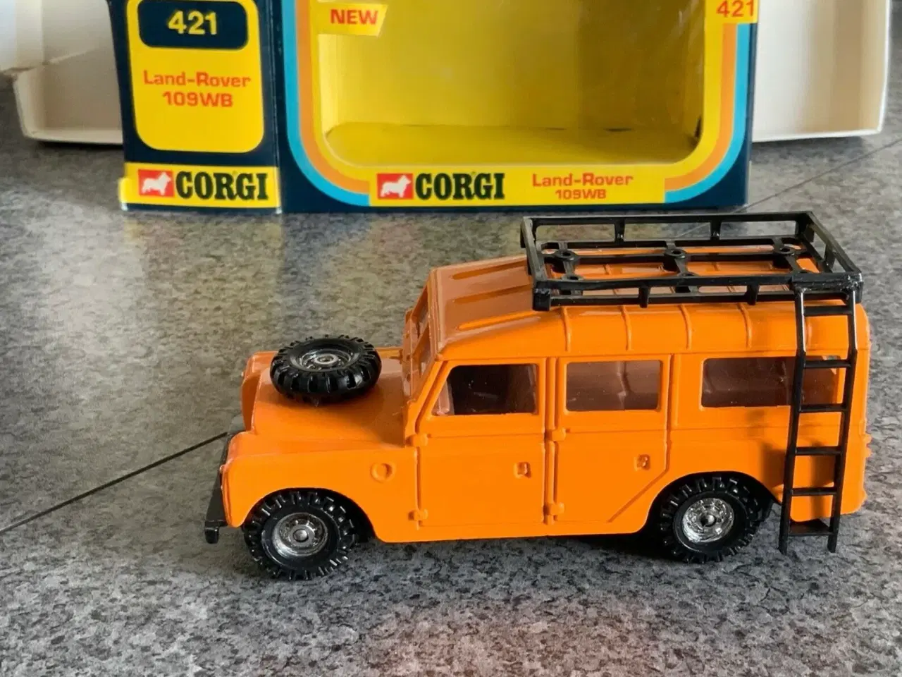 Billede 2 - Corgi Toys No. 421 Land Rover 109 W.B.  scale 1:36