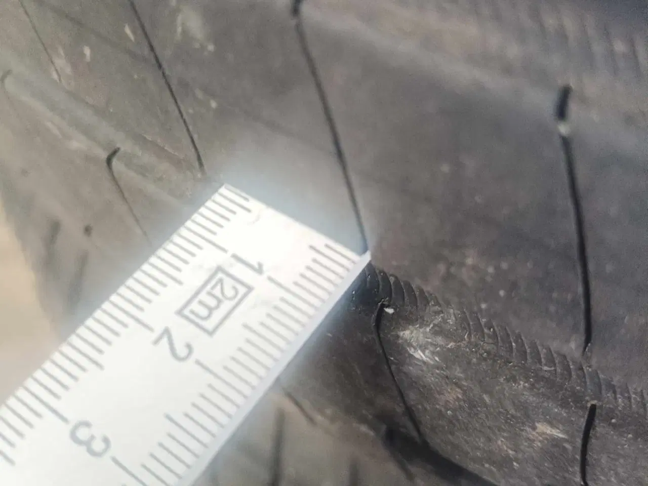 Billede 2 - 205/60R16 sommerdæk med fælge til mazda