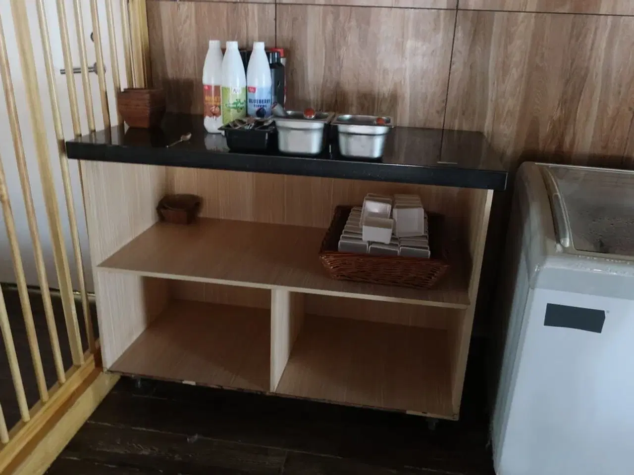 Billede 3 - To buffetborde