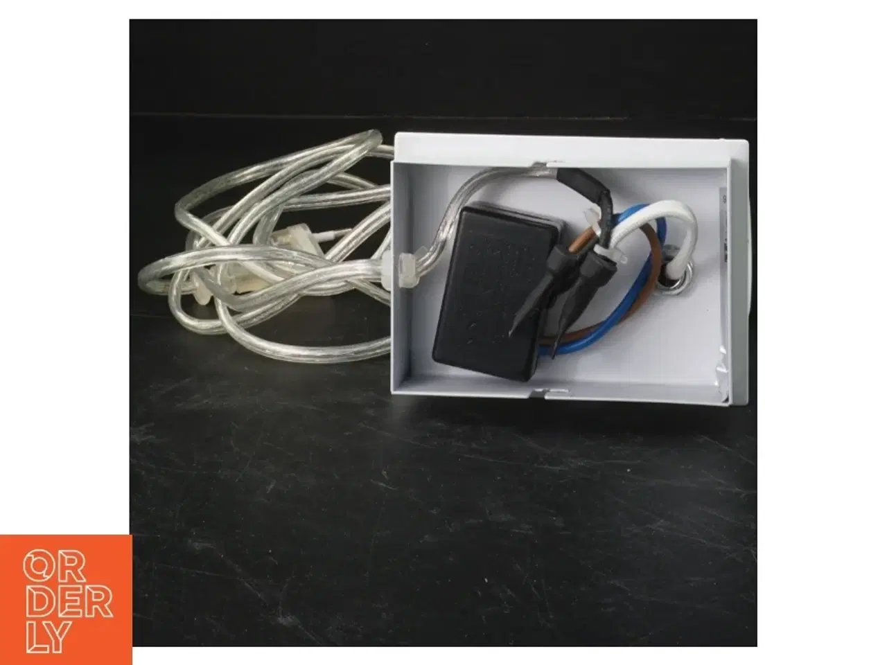 Billede 2 - Spotlampe med ledning fra Mark Sljd (str. 12x11x8 cm)