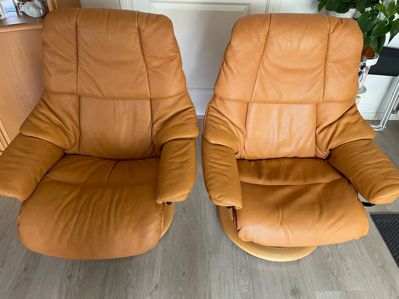 Billede 5 - 4 Stressless lænestole + 2 fodskamler fra Ekornes 