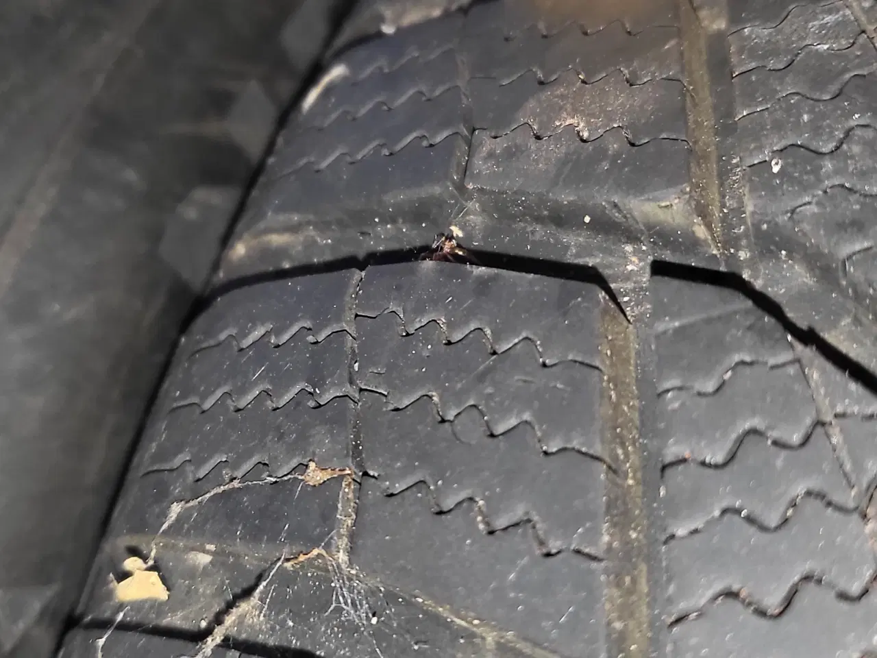 Billede 2 - VinterDæk med godt mønster 0.6 ca.