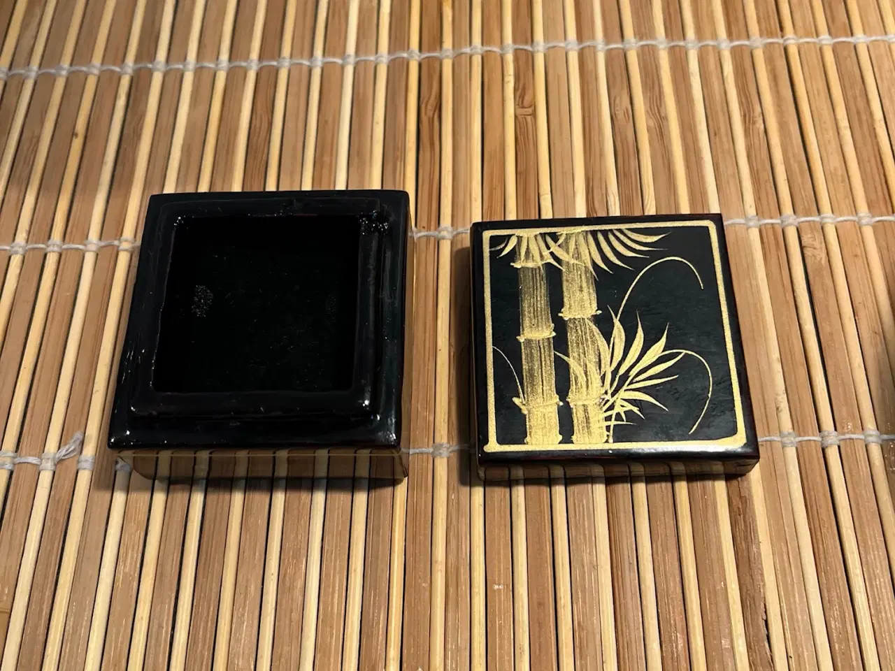 Billede 3 - Lille Antik Japansk Lak-æske med Guld-bambus