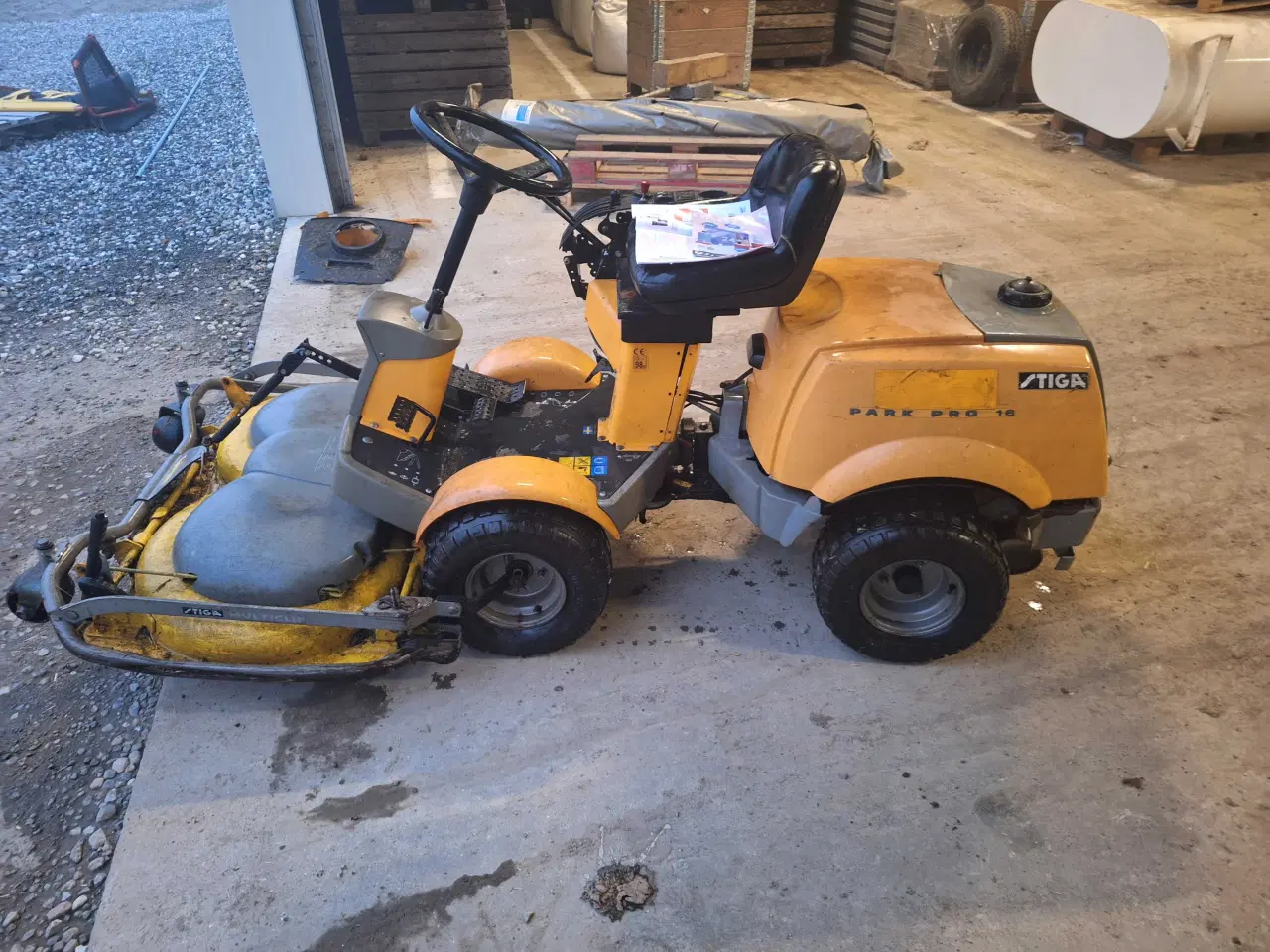 Billede 2 - Stiga Park 16 . motor 17.5 briggs&stratton