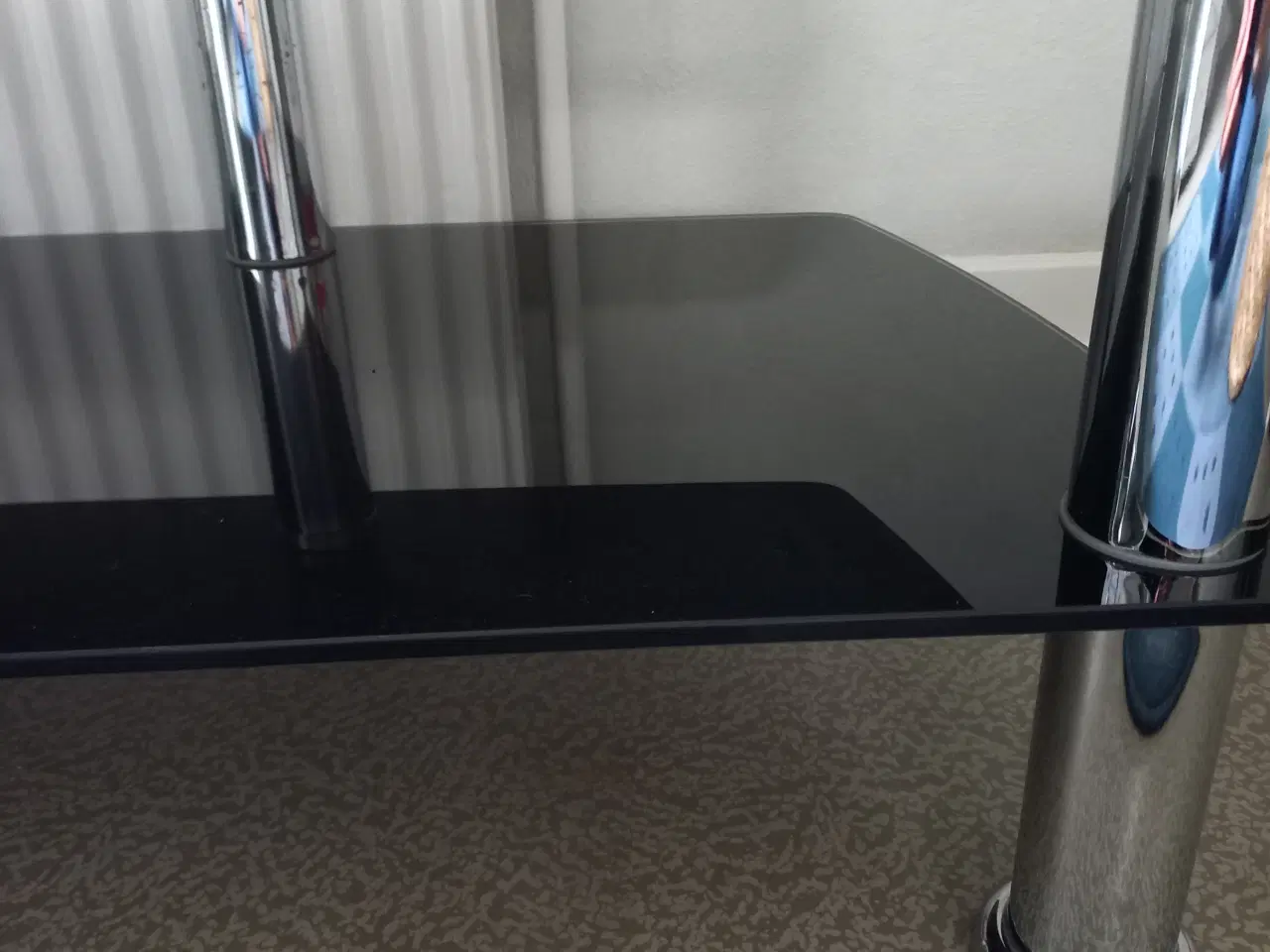 Billede 1 - TV-bord sælges