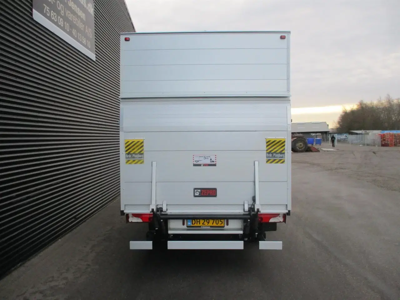 Billede 6 - Mercedes-Benz Sprinter 317 2,0 CDI Alu.kasse m./lift RWD 9G-Tronic 170HK Ladv./Chas. Aut.