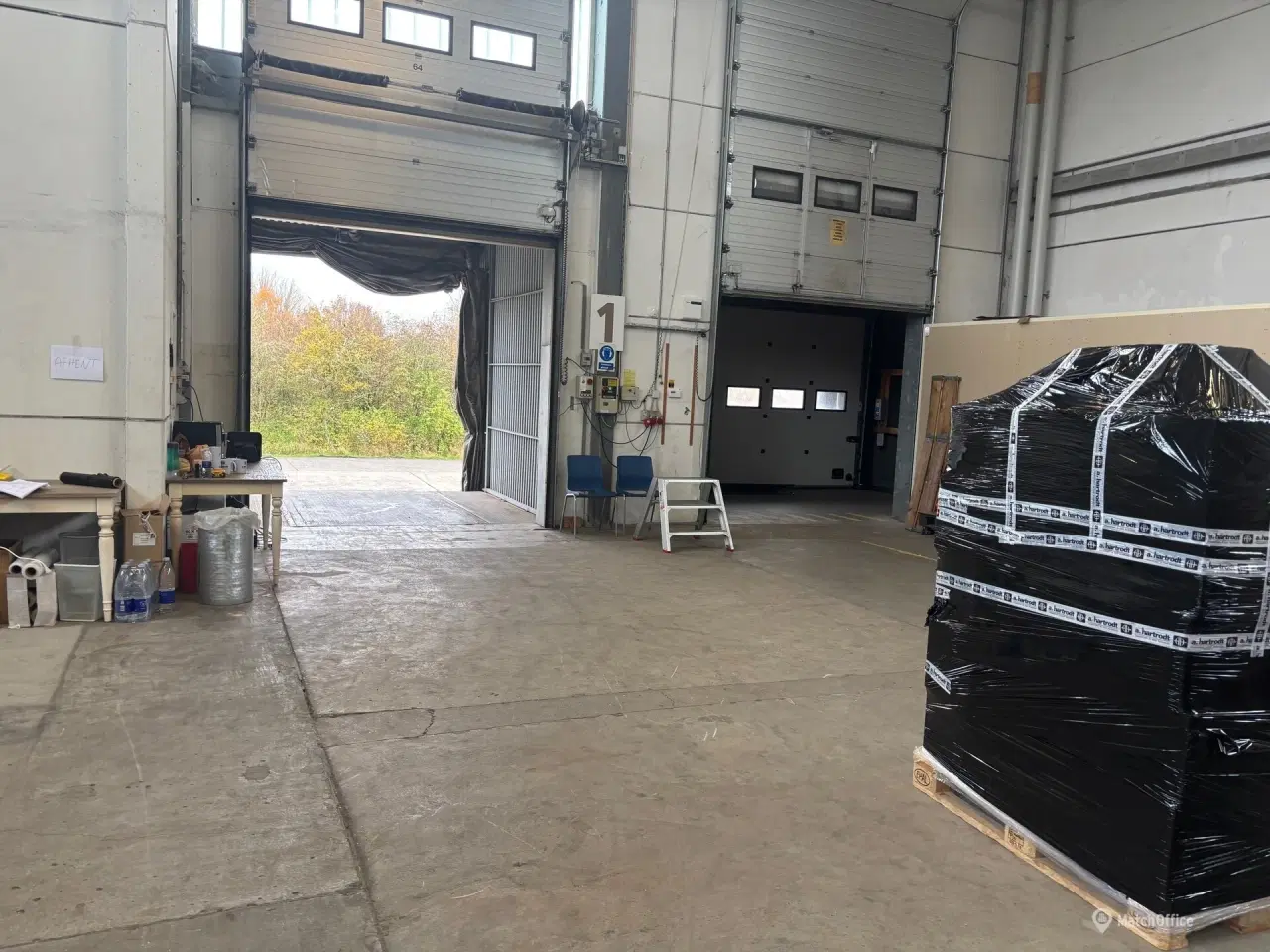 Billede 4 - Lagerhal med 3 rampeporte