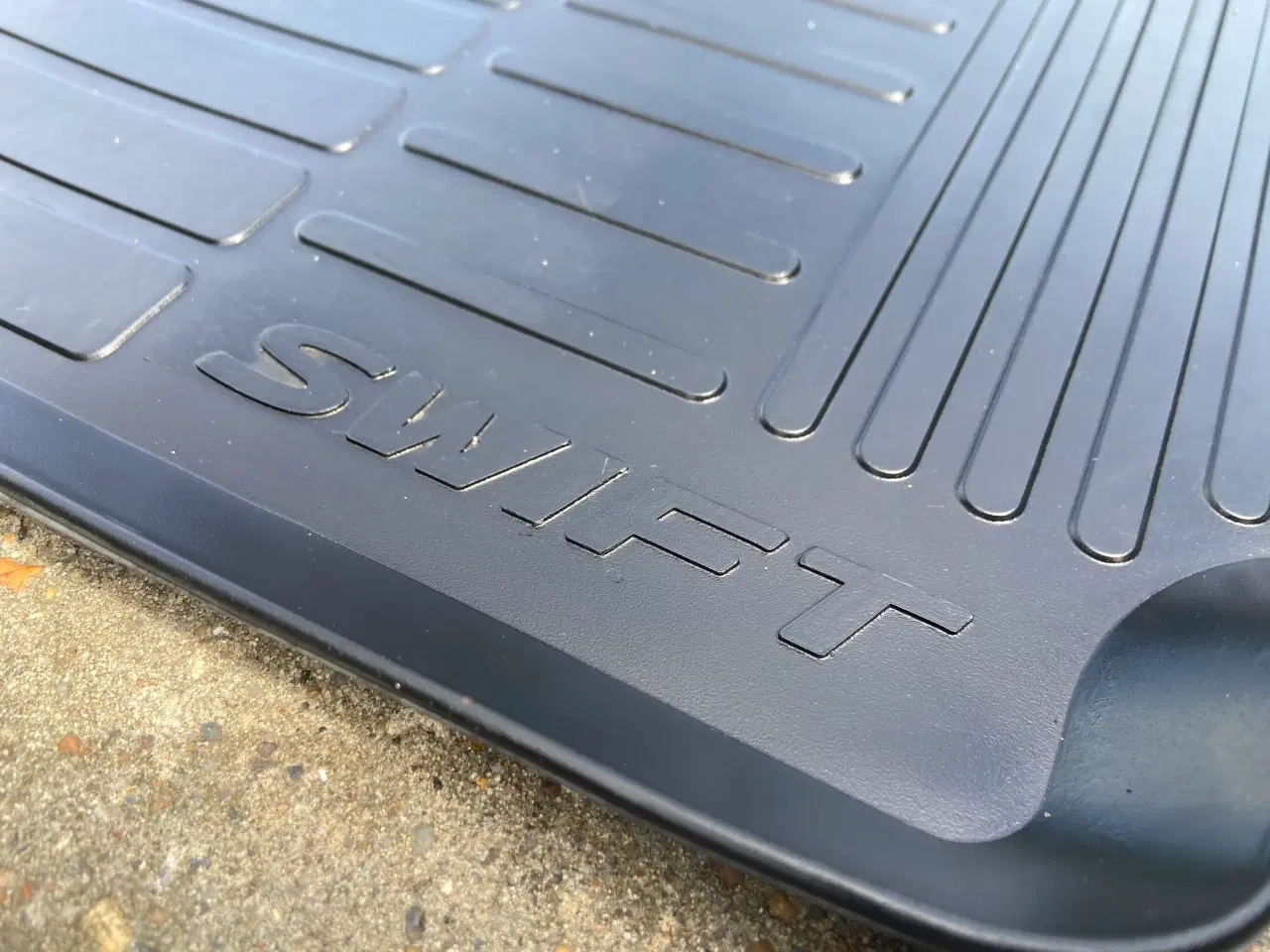 Billede 3 - Gummimåtter og bagagerumsbakke til Suzuki Swift