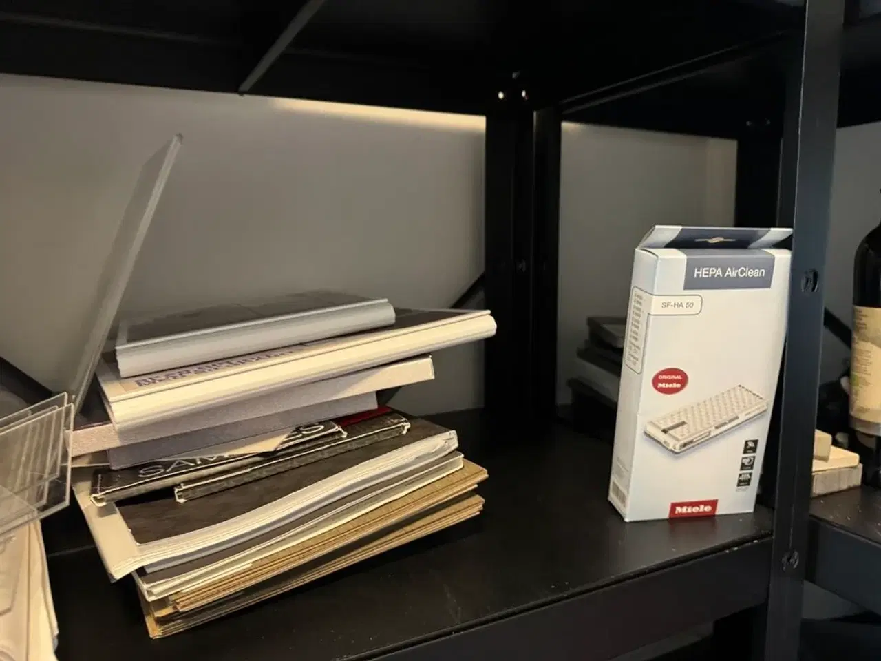 Billede 12 - 4 stk. Stålreoler med indhold