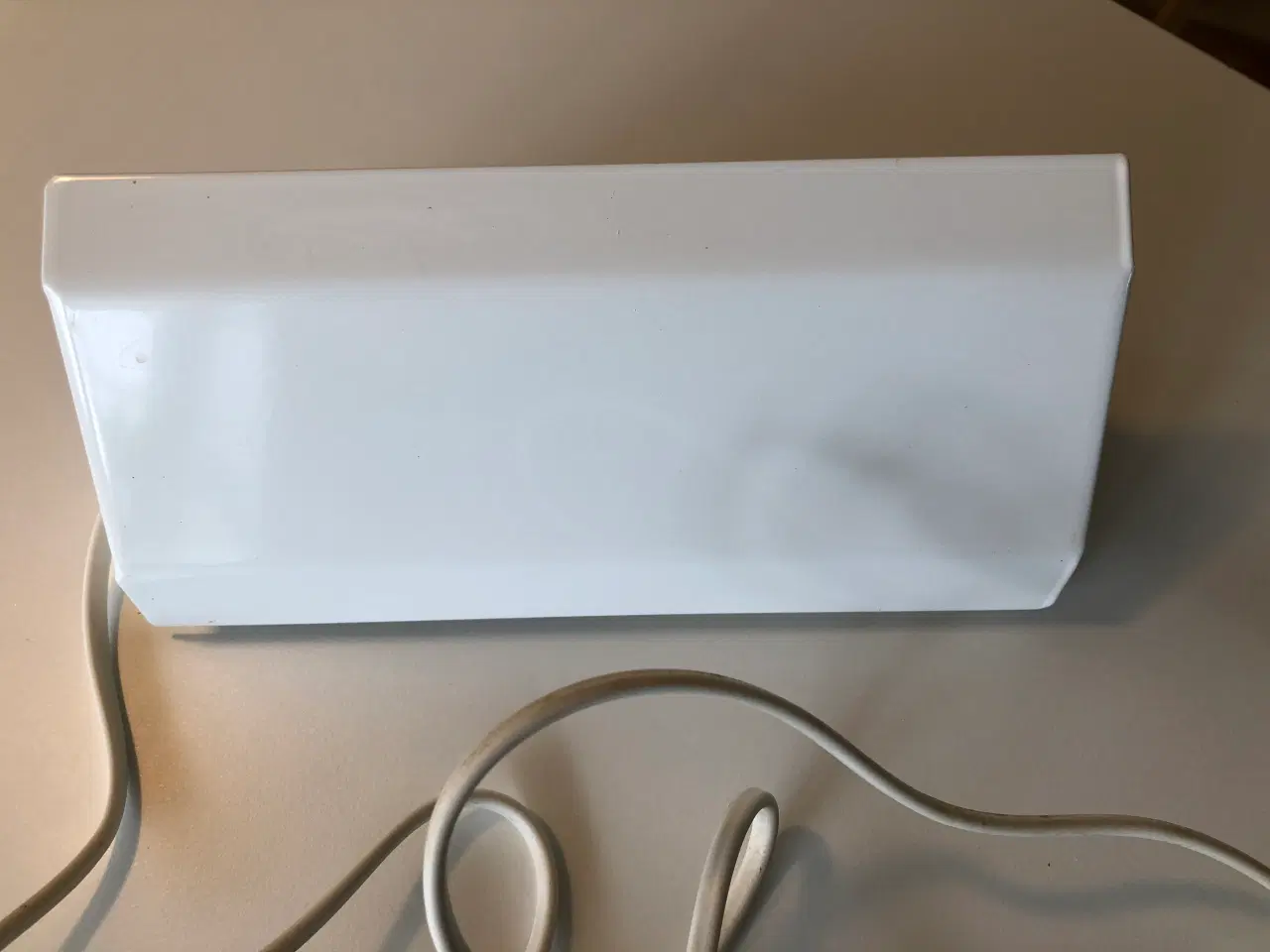 Billede 2 - Flot retro sengelampe i hvid