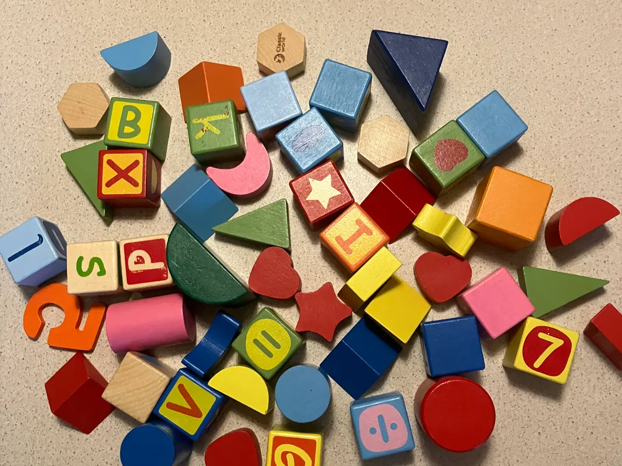 Billede 2 - Puttekasse med mange klodser