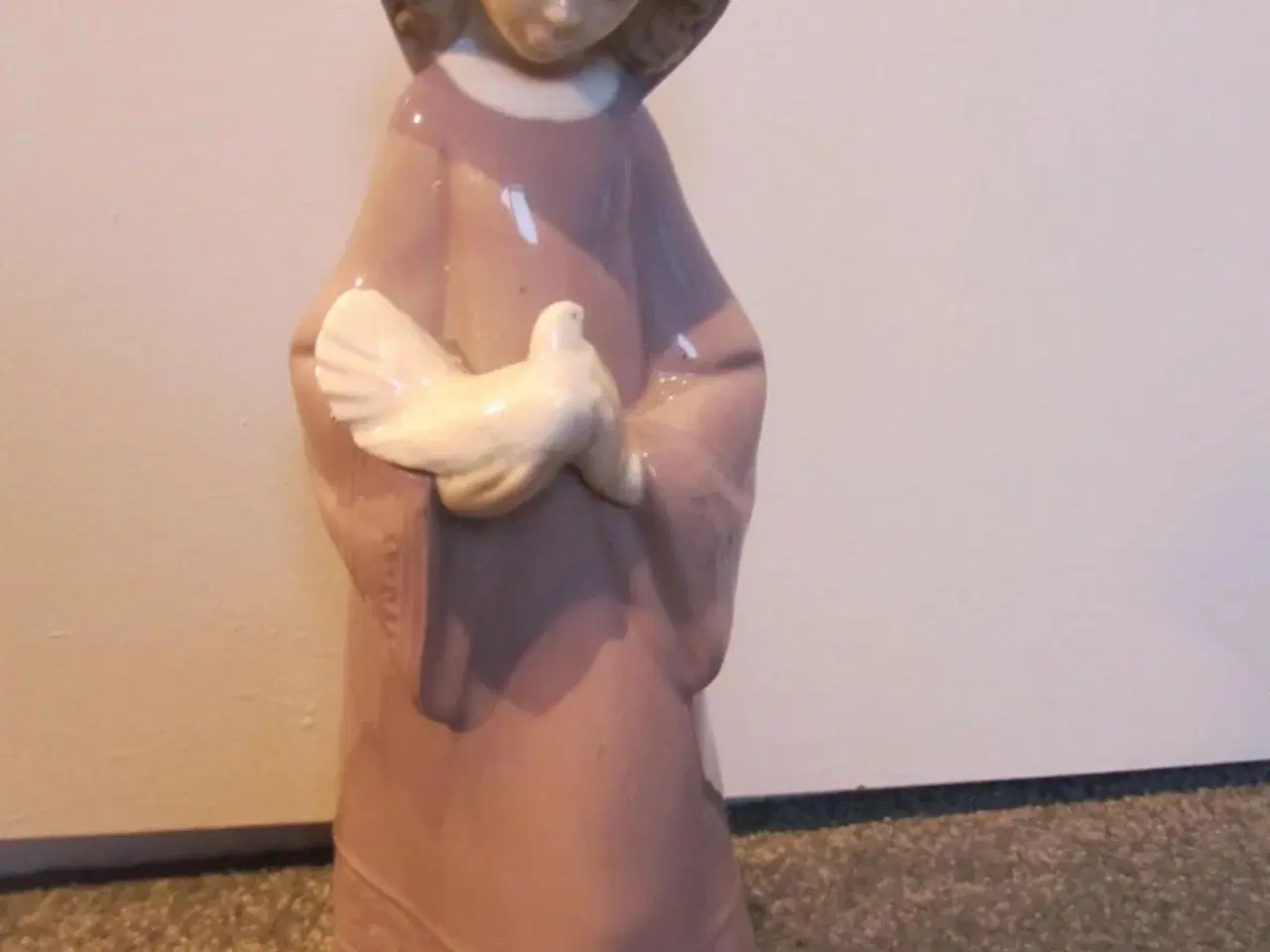 Billede 1 - ‘Pige Med Due’ fra NAO !