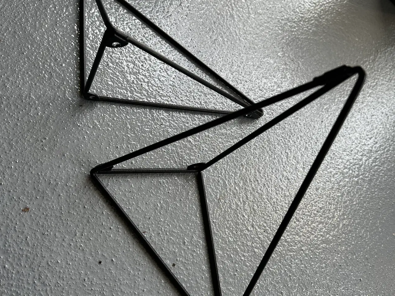 Billede 1 - Maze hyldeknægte fra planke-bord.dk