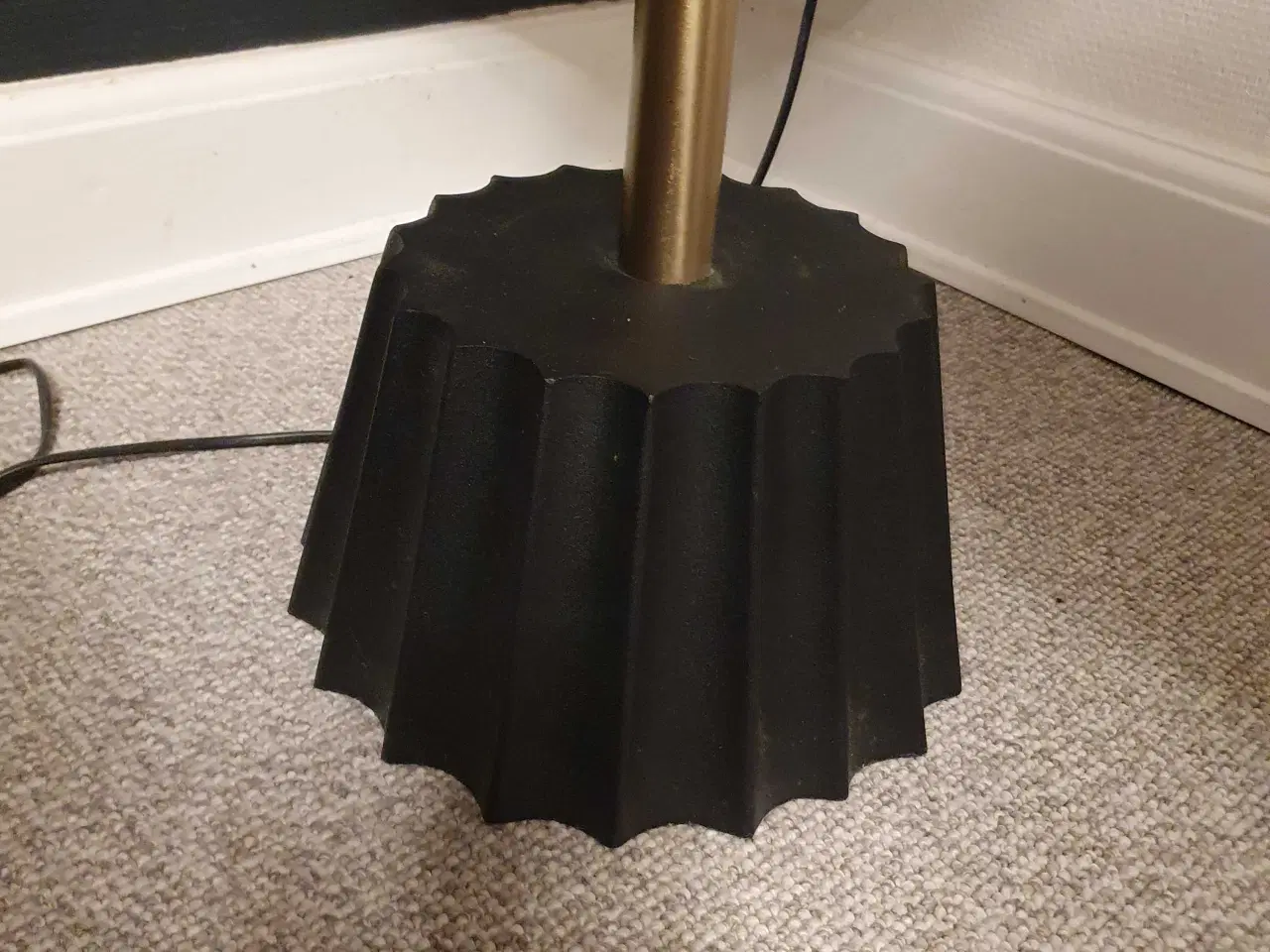 Billede 10 - Fint lille sidebord / sengebord.