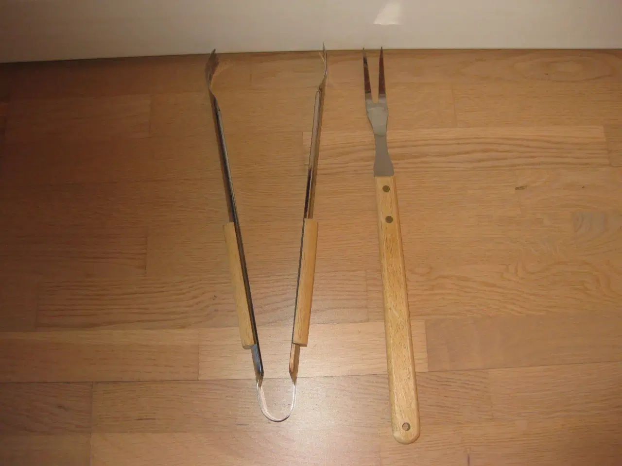 Billede 1 - Tang og gaffel til grillen samlet