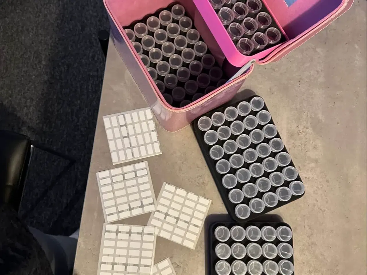 Billede 2 - Opbevaring til perler/diamond painting slægt