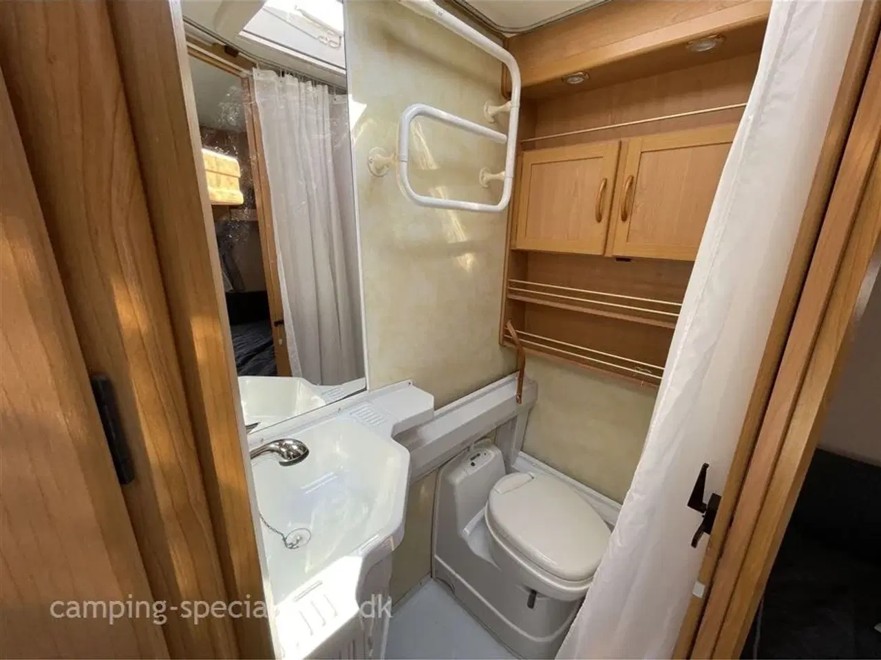 Billede 10 - 2003 - Kabe Ametist XL KS   Pæn og velholdt helårsvogn - Kabe Ametist 560 XL KS fra 2003 - Kan nu opleves hos Camping-Specialisten i Silkeborg