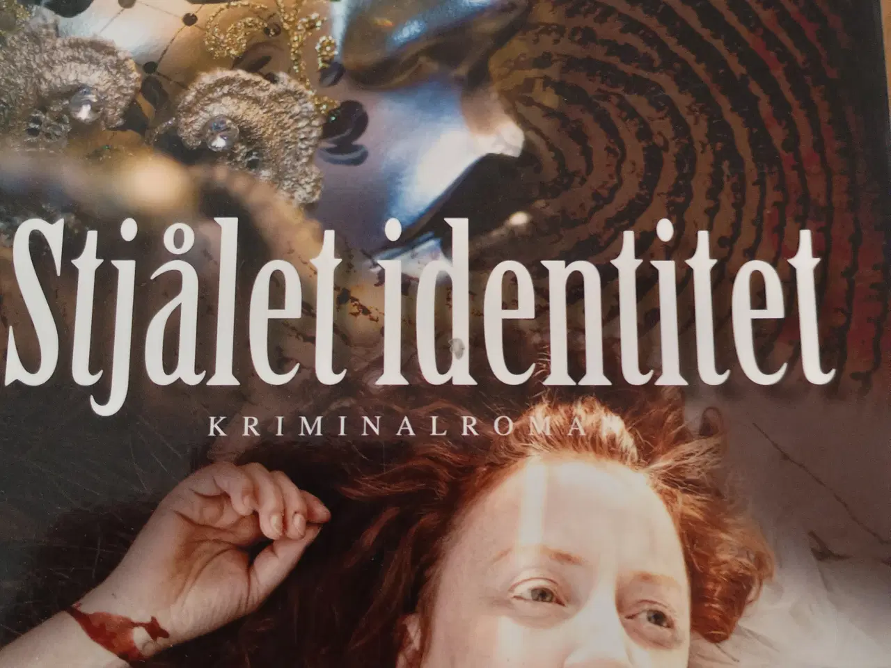 Billede 4 - Pigen I Brønden & Stjålet Identitet af Inger Gamme